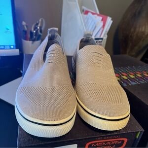 bernie mev. Beige Slip-On Women's Sneakers memory foam size 6.5 new